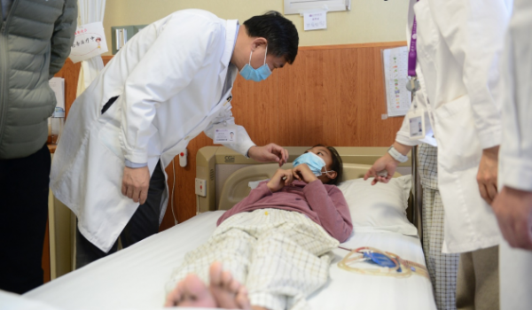 青海肝包虫病患者在京手术成功 董家鸿团队助力包虫病“清零”